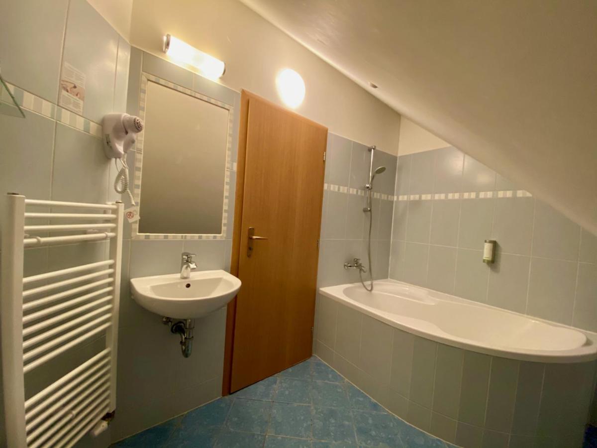 Spálené Poříčí Hotel Pod Koksinem מראה חיצוני תמונה